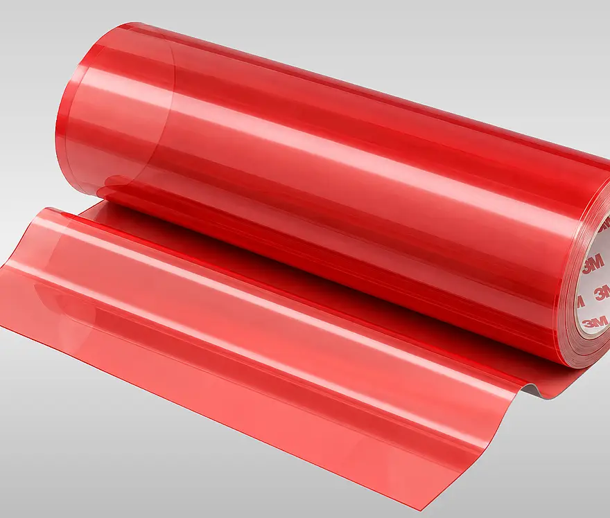 Rote 3M Folienklebebandrolle mit abgezogenem Band