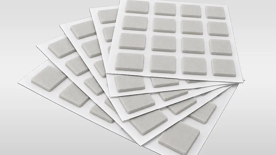 Helle rechteckige EPDM-Pads auf mehreren Trägerbögen