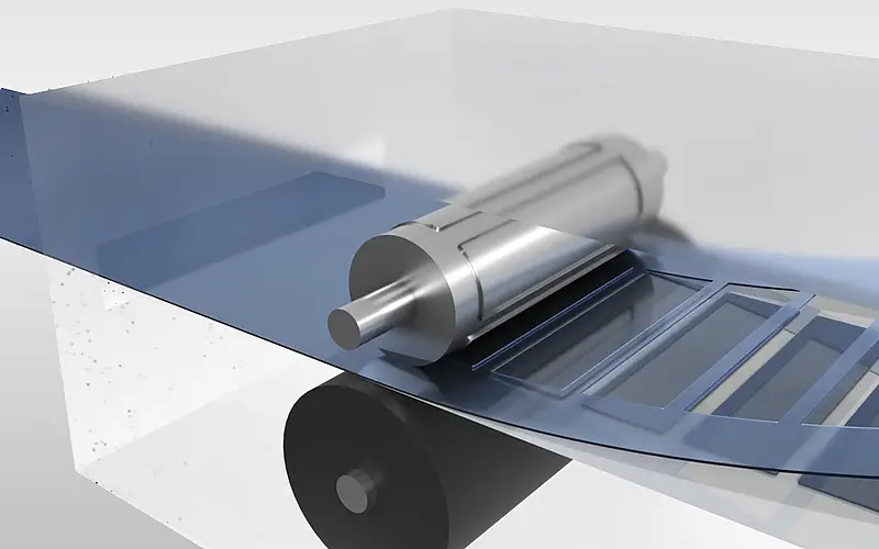Illustration einer Materialbahn mit Formteilen unter einer transparenten Abdeckung